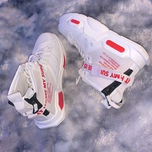 Superme kicks